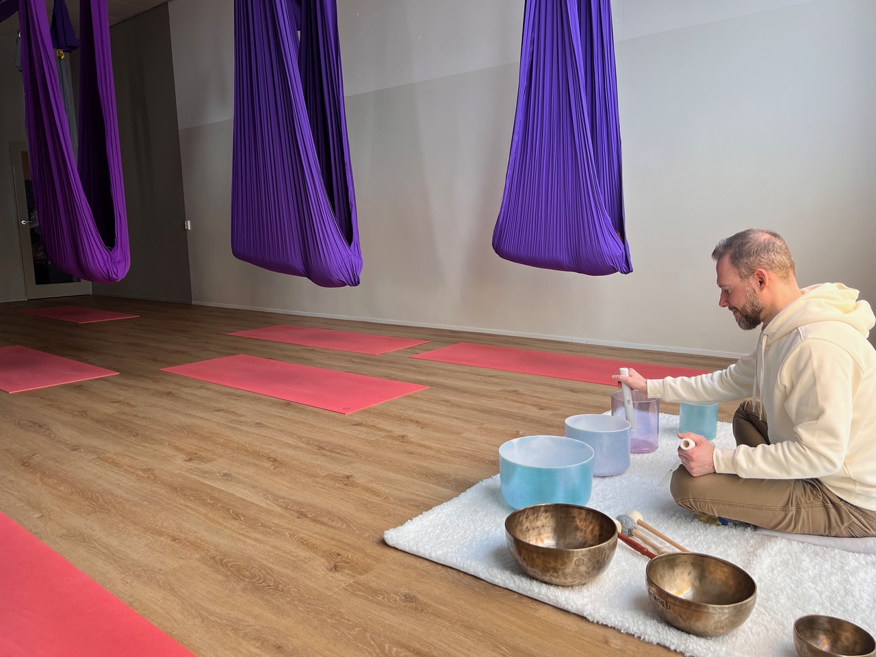 Aerial Sound Bath • Thrive Yoga & Pilates • Amsterdam Oost
